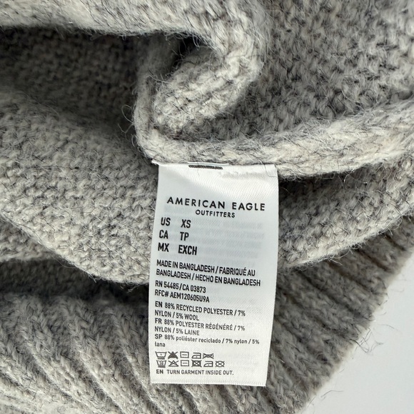 American Eagle Crew Neck Women’s Sweater NWT - Picture 4 of 5